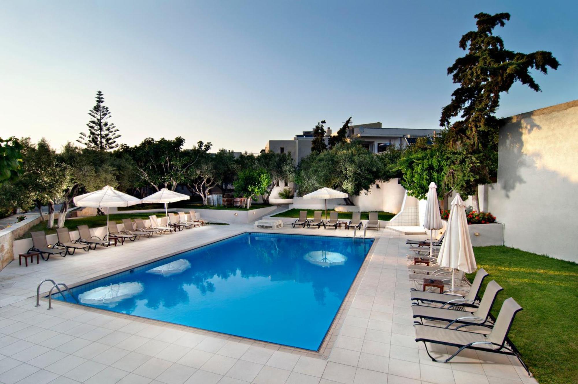 Ourania Apartments Hotel Херсонісос Екстер'єр фото