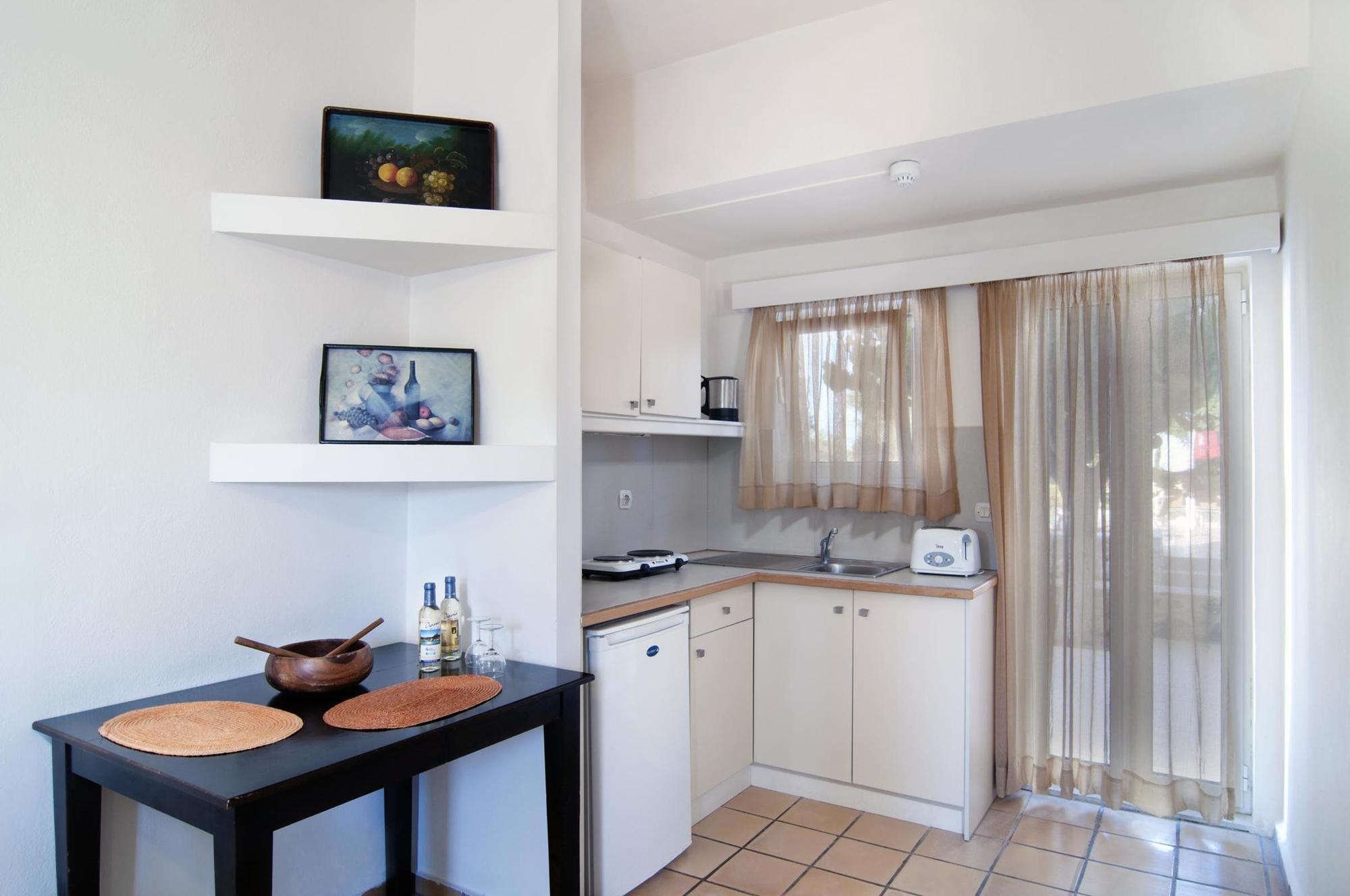 Ourania Apartments Hotel Херсонісос Екстер'єр фото